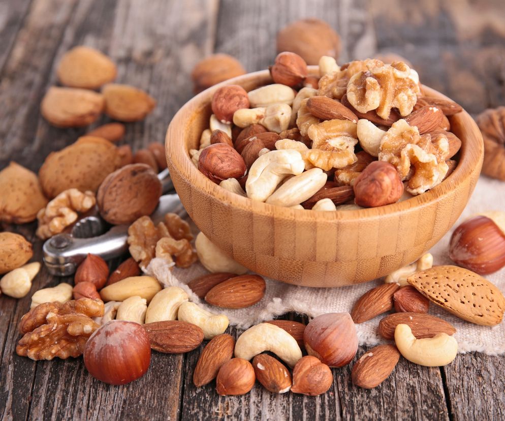 Uwaga na PLEŚŃ w orzechach