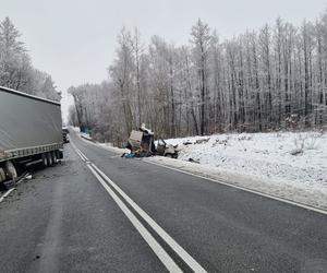 Zderzenie ciężarówki z samochodem osobowym w Brniu pod Tarnowem