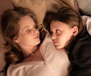 Rodzinka.pl 17 sezon odcinek 296 (odc. 9). Magda (Olga Kalicka), Maja (Emma Pokromska)