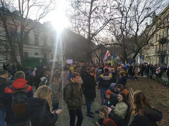 Protesty przed kosulatem rosyjskim w Krakowie