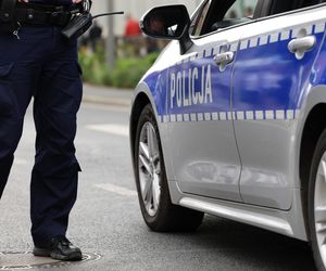 Mężczyzna zabarykadował się z bronią w Krakowie. Na miejscu antyterroryści!