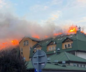 Pożar bloku mieszkalnego w Ząbkach 