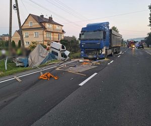 Wypadek na DK75 w Uszwi: Zablokowana droga, objazdy lokalnymi drogami