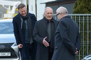 Pierwsza miłość odc. 3633. Karol Weksler (Karol Strasburger), Michał Domański (Wojciech Błach)