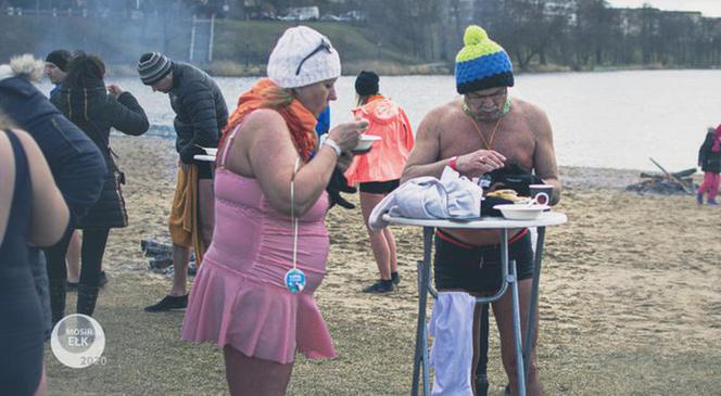 XIV Kąpiel dla odważnych. Morsy wykąpały się na Plaży Miejskiej w Ełku