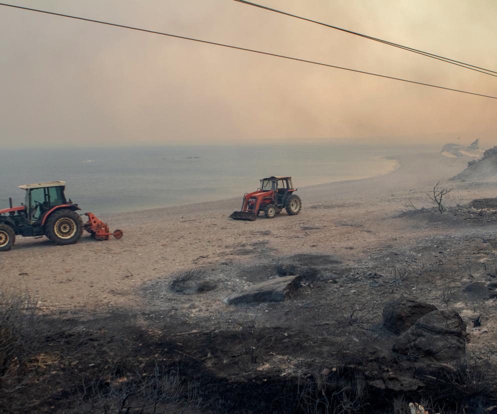 Pożary na Rodos. Biura podróży odwołują wyjazdy, MSZ otwiera centrum pomocy dla turystów 