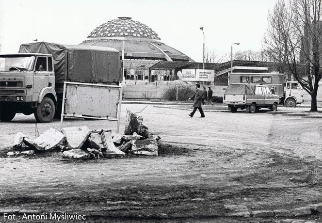 Dworzec autobusowy w Kielcach ma 40 lat! Zobacz jak się zmieniał