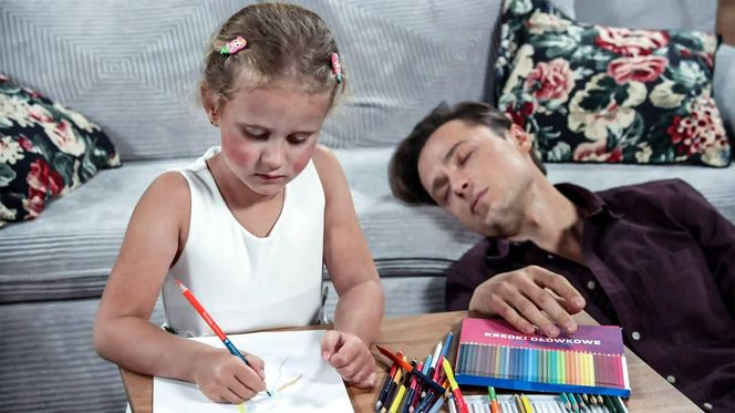 Pierwsza miłość, odcinek 3928. Krystian (Patryk Pniewski), Marlenka (Amelia i Emilia Baranowskie)