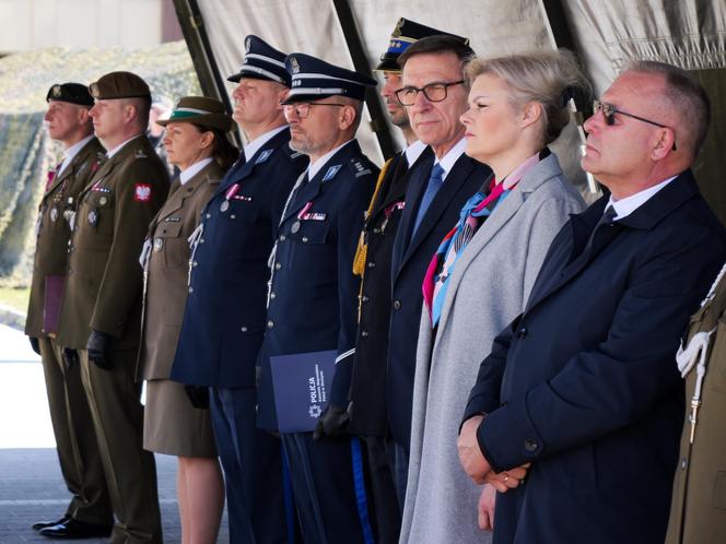 Ponad stu żołnierzy na Placu Solidarności w Olsztynie. Złożyli uroczystą przysięgę [ZDJĘCIA]