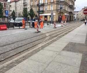 Trwa naprawa torowiska na Wybickiego w Grudziądzu