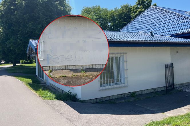 Łukasz podpisał się na ścianie posterunku. Zostawił nawet swój numer PESEL