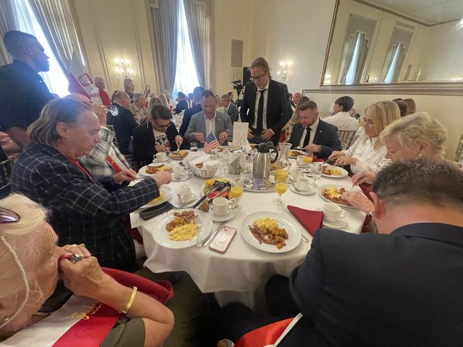 Śniadanie przed 88. Paradą Pułaskiego