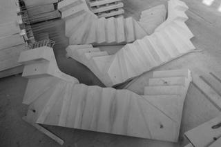 Schody prefabrykowane - sposób na szybkie schody żelbetowe, które można dowolnie wykończyć
