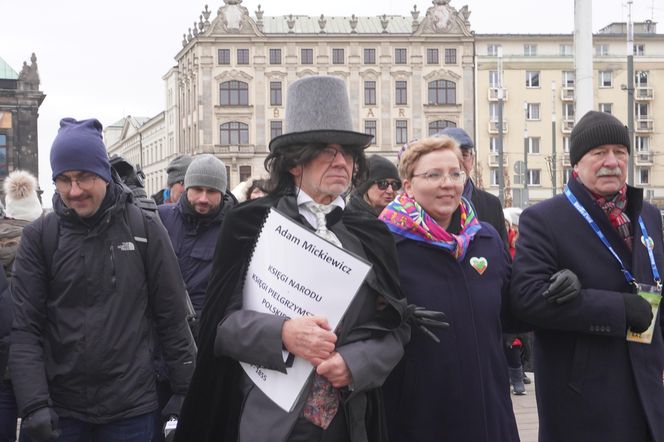 Kiermasz i inscenizacja na Placu Wolności z okazji Kaziuka Wileńskiego