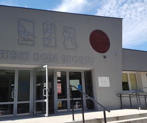Basen w Tarnowie znowu otwarty. Groźna bakteria została zwalczona