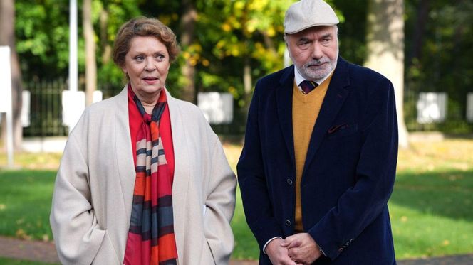 	Barwy szczęścia odc. 3162. Józefina Rawiczowa (Elżbieta Jarosik), Andrzej Zastoja-Modelski (Leon Charewicz)