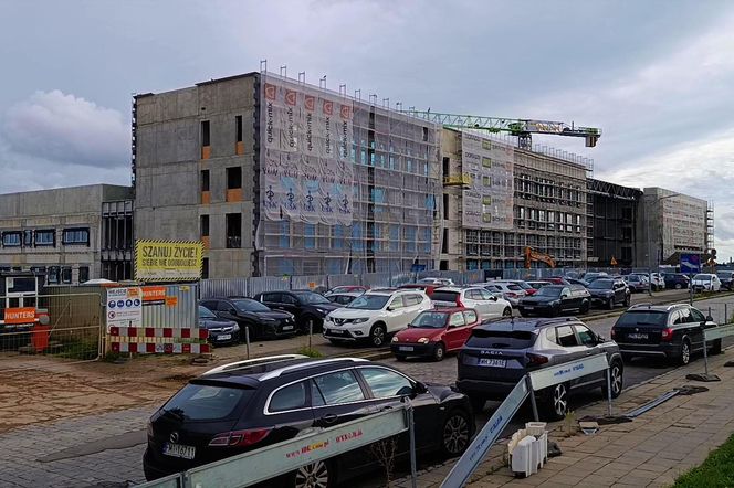 Budowa kompleksu kliniczno-dydaktyczno-badawczego PUM