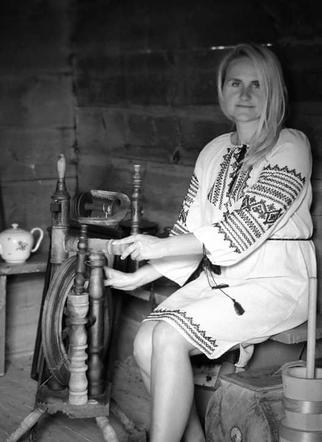 Marzenia trzeba realizować. Monika Dygas realizuje je krok po kroku. Chata Szeptuchy już stoi