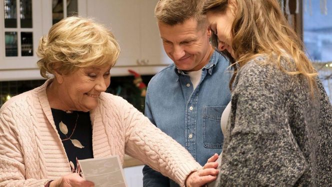 M jak miłość odc. 1855. Paweł (Rafał Mroczek), Franka (Dominika Kachlik), Barbara (Teresa Lipowska)