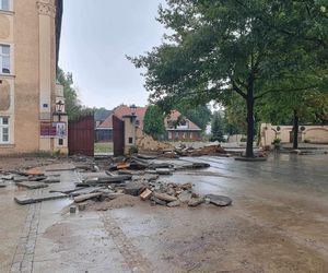 Wojsko ostrzega: „Widzimy każdy ruch!”. Powódź i wojna ze szabrownikami