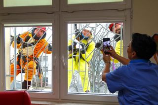 Superbohaterowie odwiedzili małych pacjentów szpitala w Koszalinie