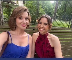 M jak miłość po wakacjach.  Ania (Alina Szczegielniak), Aneta (Ilona Janyst)