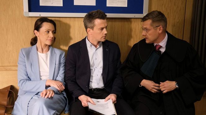 M jak miłość odc. 1874. Jakub Karski (Krzysztof Kwiatkowski), Martyna (Magdalena Turczeniewicz), Piotrek (Marcin Mroczek)