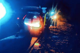 Podlaskie. Nocny pościg za Litwinami. Próbowali ZEPCHNĄĆ policjantów z drogi! [ZDJĘCIA]