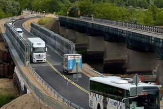 Utrudnienia w ruchu na trasie Białystok-Łomża. Nieczynny jest most na Narwi w Wiźnie