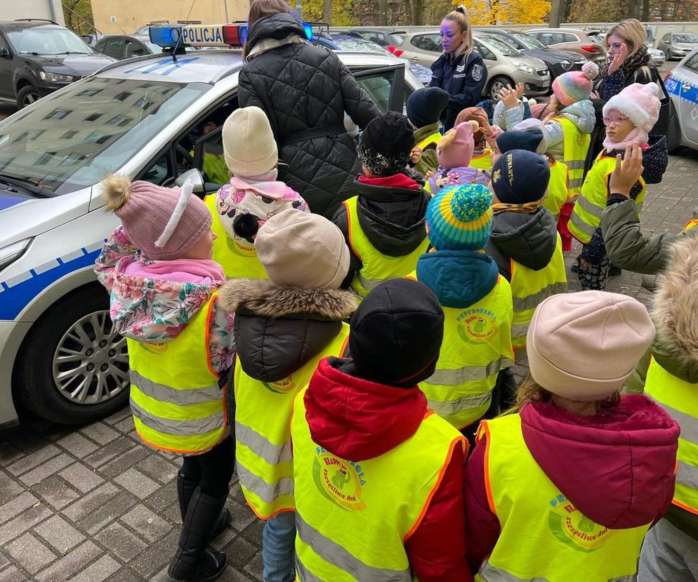 Przedszkolaki w komisariacie. Koszalińscy policjanci przeprowadzili lekcję bezpieczeństwa