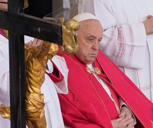 Papież Franciszek nie odczytał homilii. Jest komentarz lekarza