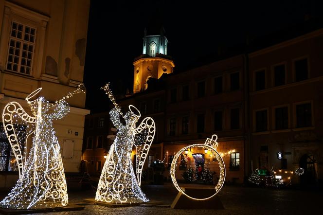 Drugi dzień świąt w centrum Lublina. Deszczowa pogoda nie odstraszyła spacerowiczów!