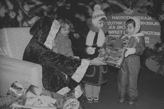 QUIZ PRL. Czy pamiętasz Mikołajki w PRL-u?