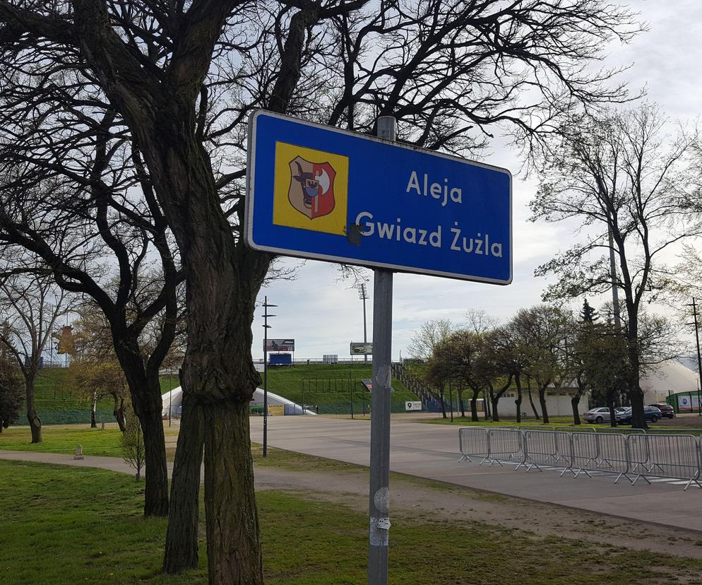 Kolejni żużlowcy upamiętnieni w Alei Gwiazd Żużla w Lesznie. Jutro odsłonięcie dwóch tablic ze znanymi nazwiskami