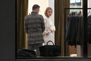 Krzysztof Ibisz rozpieszcza żonę zakupami