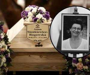 Ostatnie pożegnanie Anny Sienkiewicz-Rogowskiej. Póki jest w naszej pamięci, jest żywa [ZAPIS RELACJA]