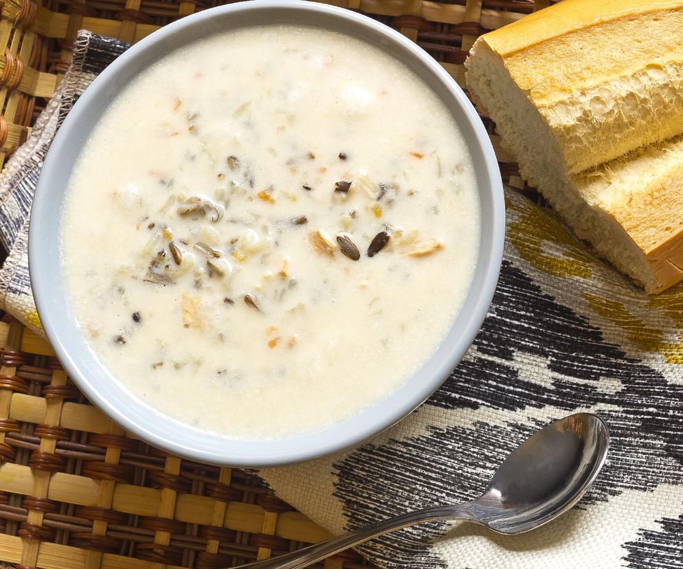 Serowa zupa z dzikim ryżem - sycąca i zdrowa zarazem