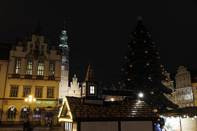 Światełka na choince w Rynku zgasły dla Ukrainy 