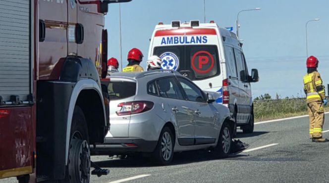 Zderzenie dwóch aut na S5 w Żninie! Trzy osoby trafiły do szpitala [ZDJĘCIA]