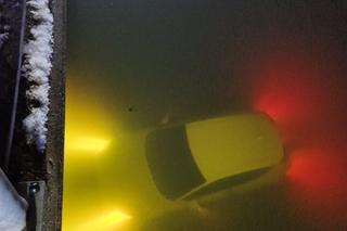 Jego jaguar wylądował na dnie Motławy! Niesłychany wypadek w Gdańsku [ZDJĘCIA]