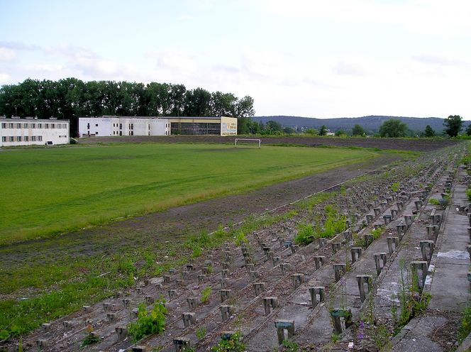 Stadion byłych Błękitnych w 2004 roku