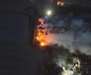 Zakończyło się dogaszanie pożaru na terenie sortowni śmieci w Bełżycach
