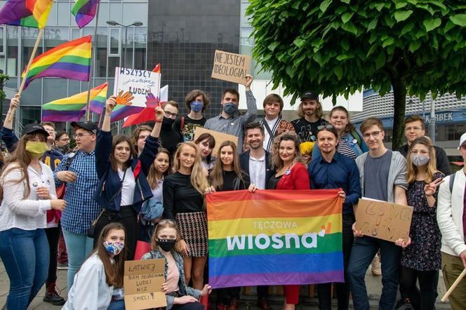 Katowice: Tłumy na proteście społeczności LGBT. "Ludzie to nie ideologia!" 