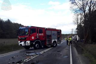 Śmiertelny wypadek pod Piotrkowem Trybunalskim. Kierowca hyundaia zderzył się z tirem