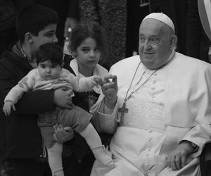 Papież Franciszek nie żyje.
