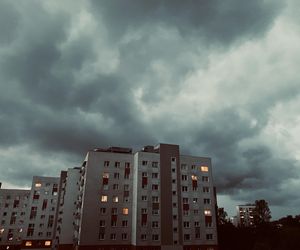 Orkan przechodzi przez województwo śląskie. Gwałtowne burze i ulewny deszcz