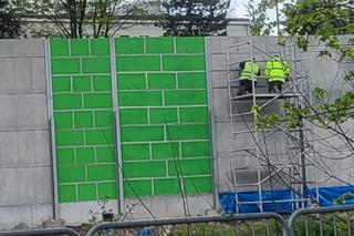 W Krakowie malują beton na zielono? „A mogli narysować drzewa, krzewy i ptaszki”