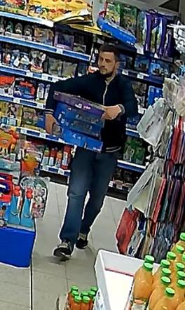 Poznań. Ukradł dziewięć zestawów klocków Lego! Policja szuka złodzieja!
