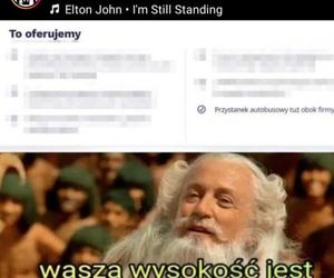 Spróbuj się nie zaśmiać. Takich memów o Warszawie jeszcze nie widziałeś