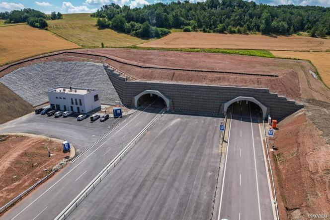 Odcinek Bolków – Kamienna Góra liczy w sumie nieco ponad 16 kilometrów długości. W dłuższym tunelu będzie odcinkowy pomiar prędkości